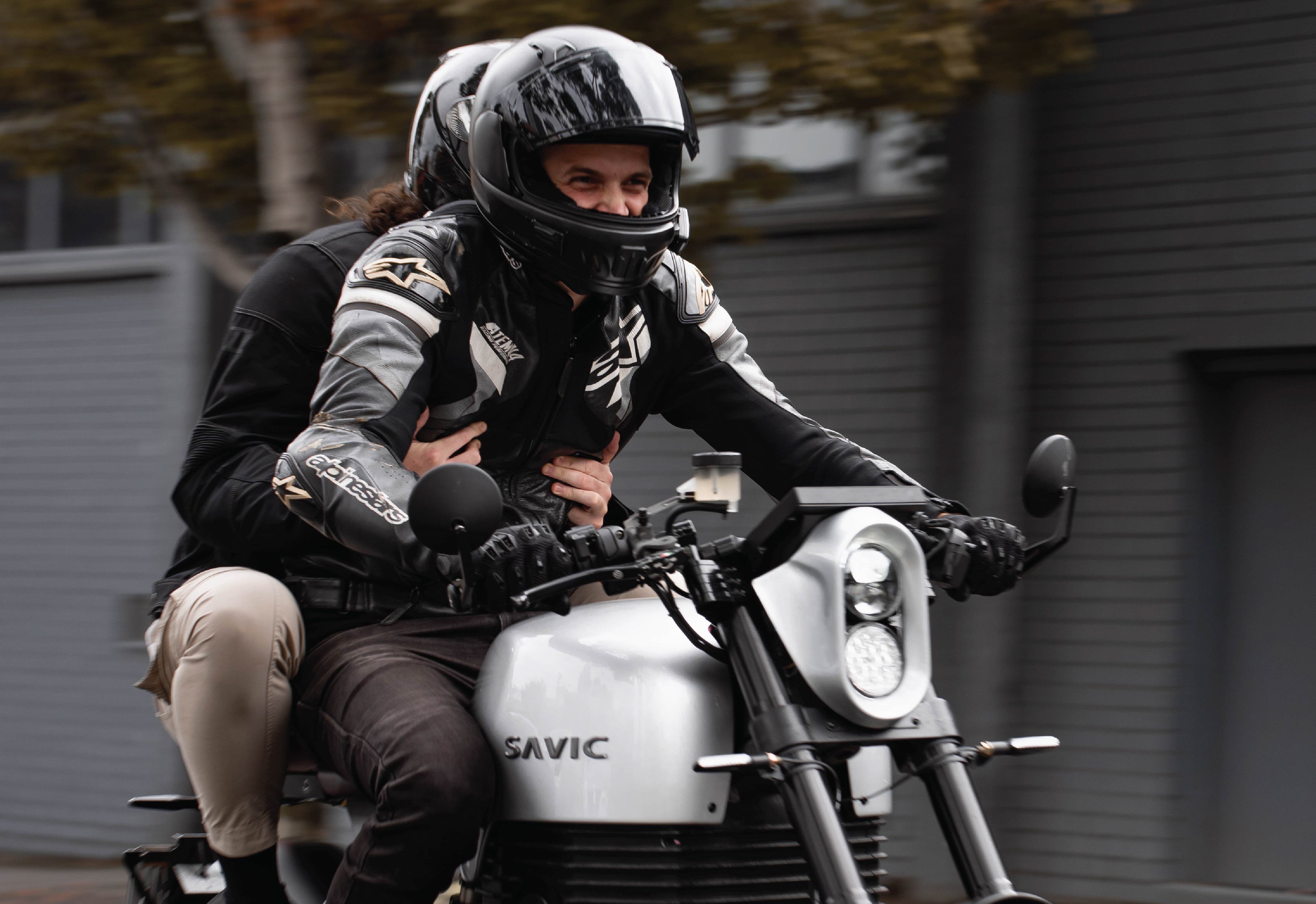 Collection of Savic’s electric motorbikes have officially reached customers and are now cruising on Australian roads in a gallery layout